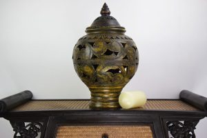 45cm Hand Painted Pottery Antique Brown Design Includes A Lid