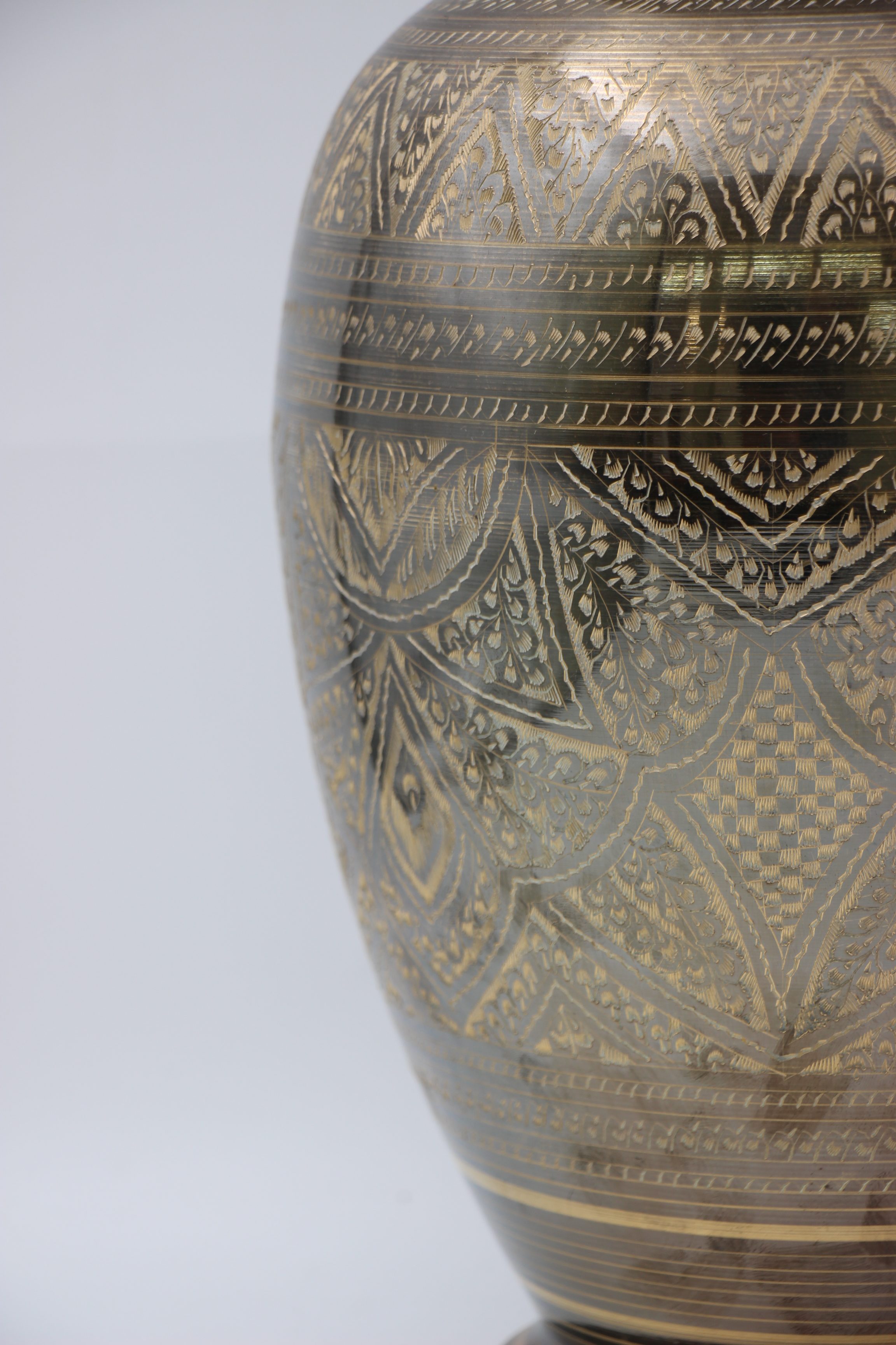 Brass Handcrafted Chinese Jar Vase 2