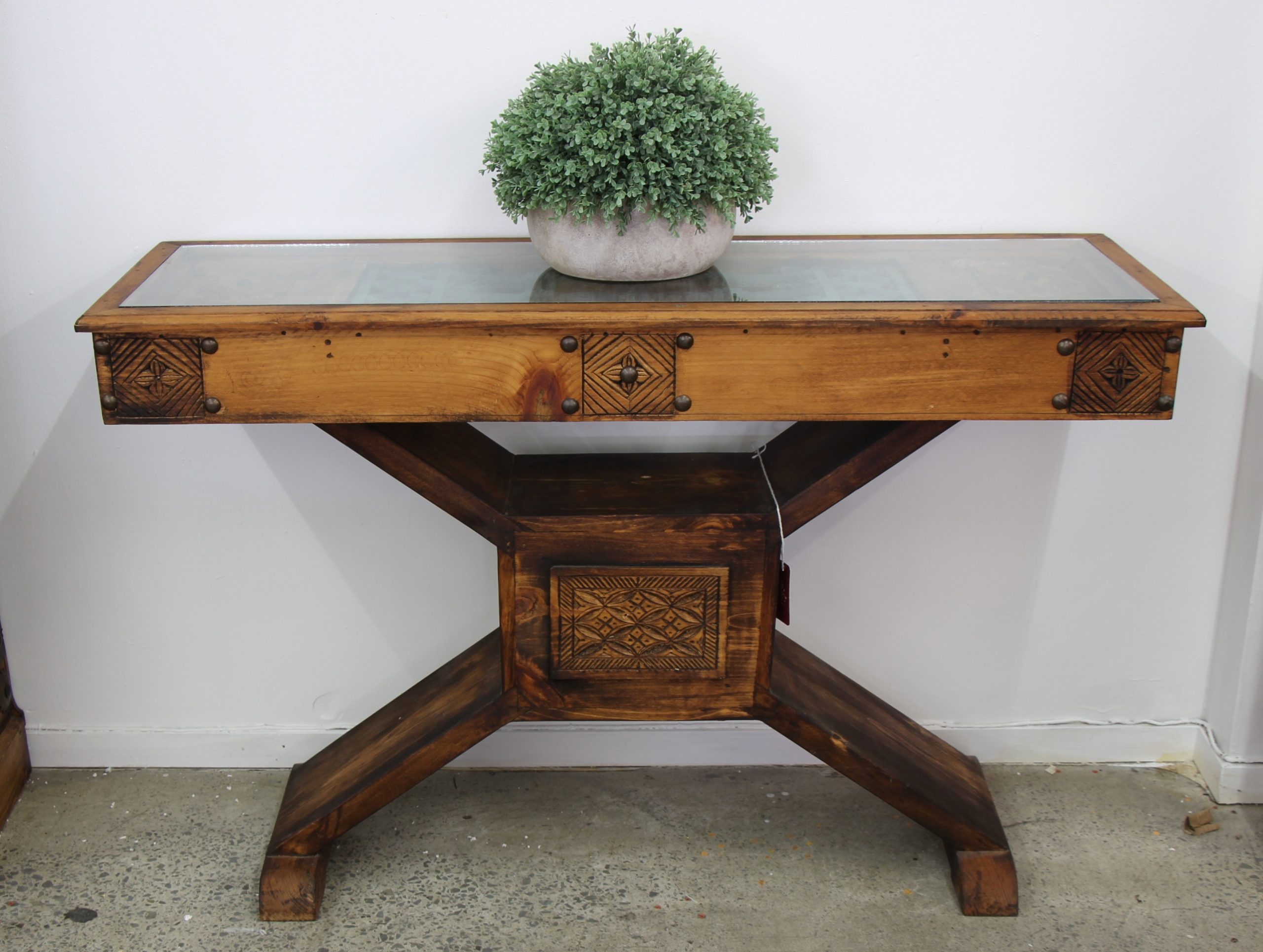 X Table With Antique Grate 1