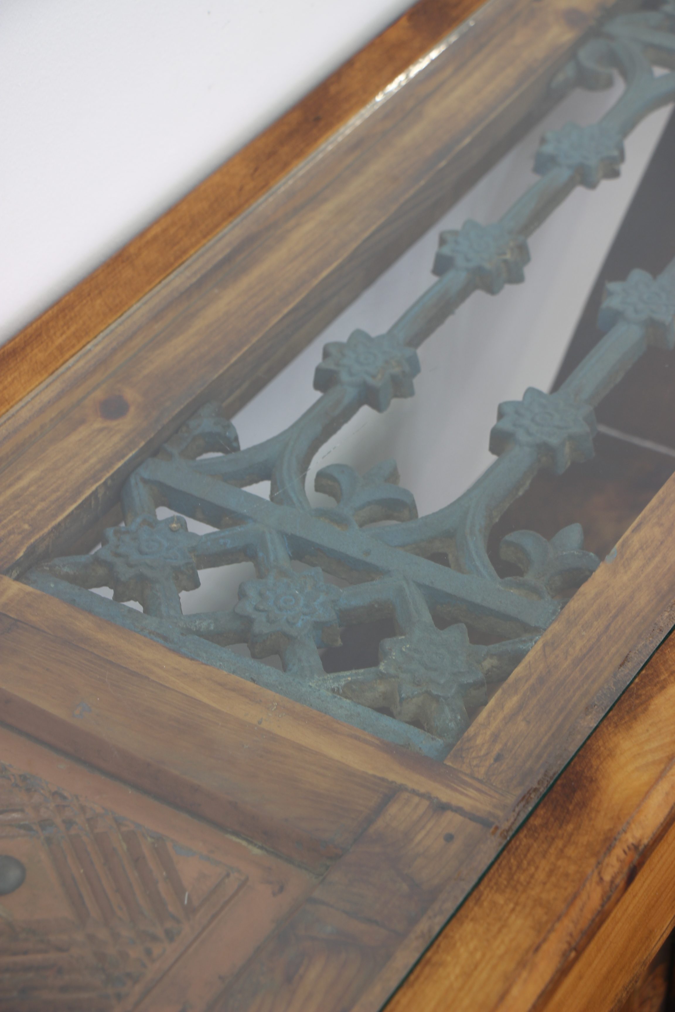 X Table With Antique Grate 5