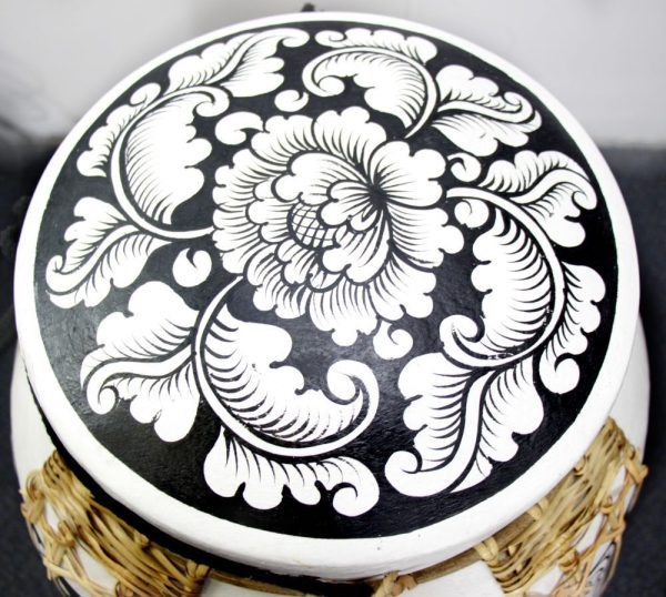 Xlarge 60cm Rice Basket Cream Finish With Black Background