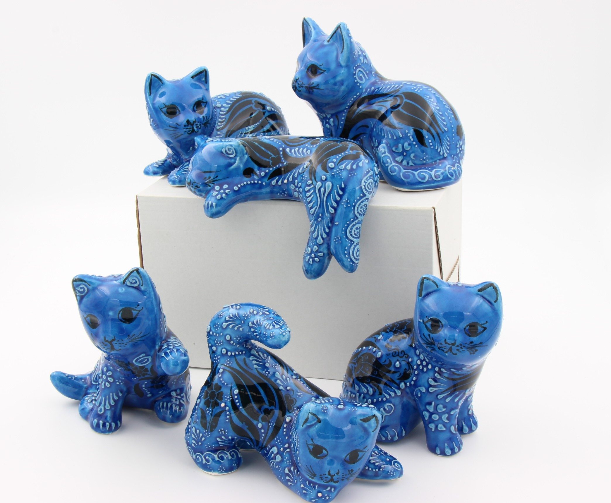 Hand Painted Medium Turkish Ceramic Cats In Turkish Blue - Nirvana
